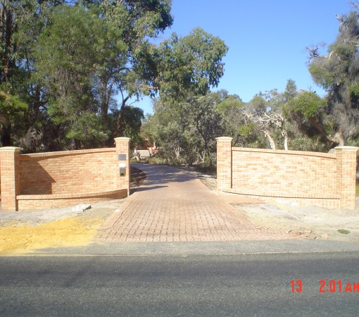Face Brick Entry